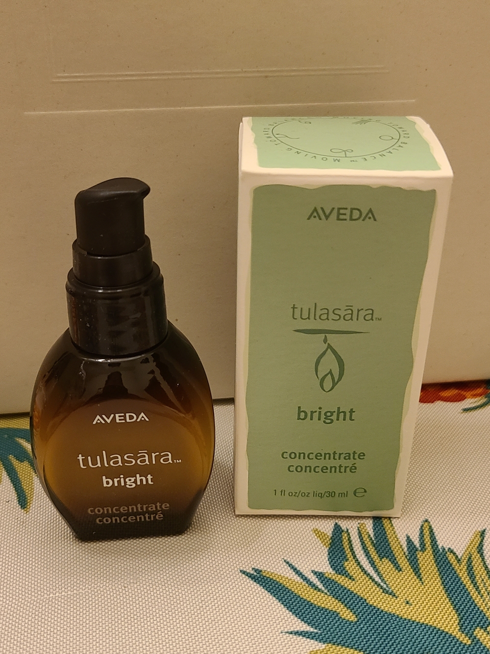AVEDA tulasāra Bright Serum